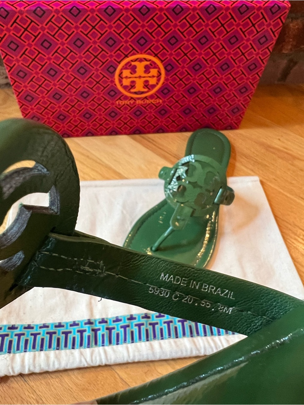 Tory Burch Arugula Green Naplak Patent Leather Miller Sandals - Picture 7 of 13